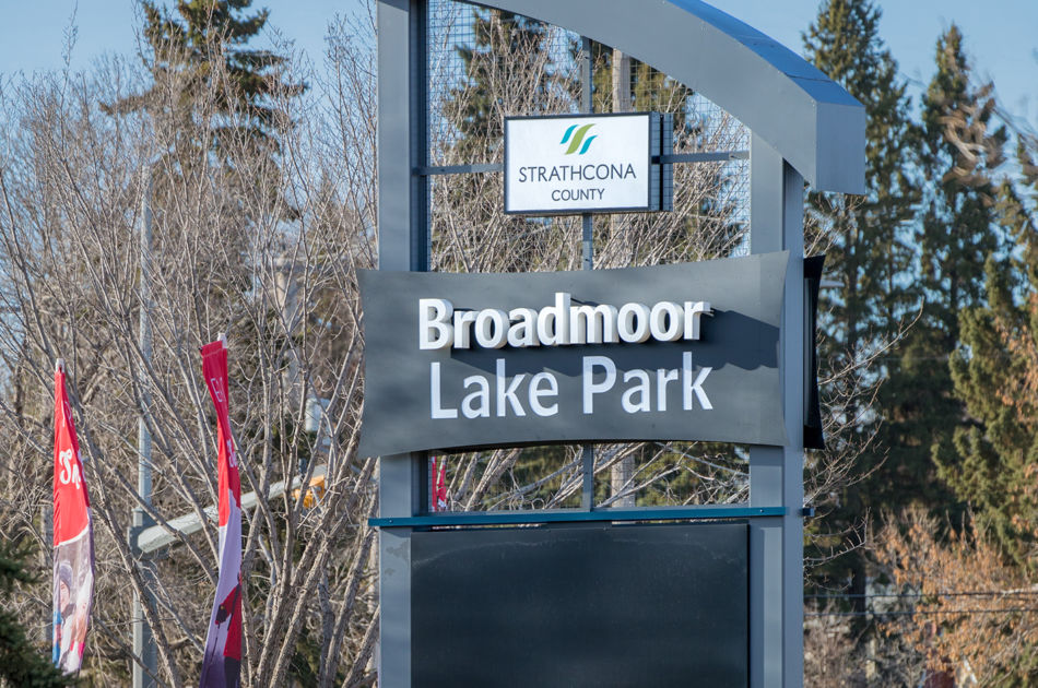 Broadmoor Lake Park